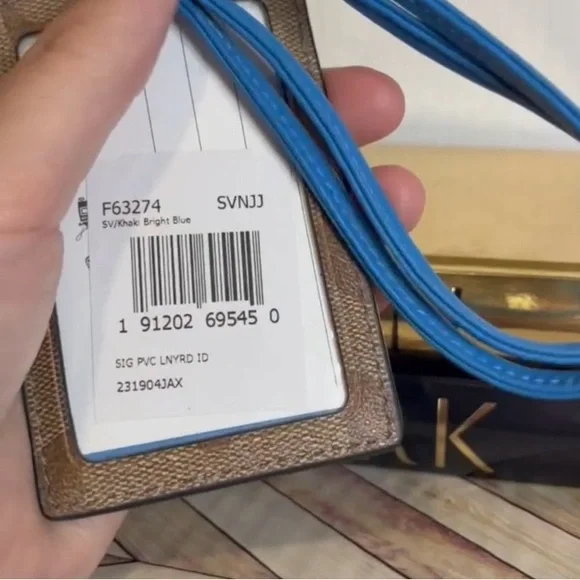 Coach signature Lanyard NWT - Picture 3 of 5